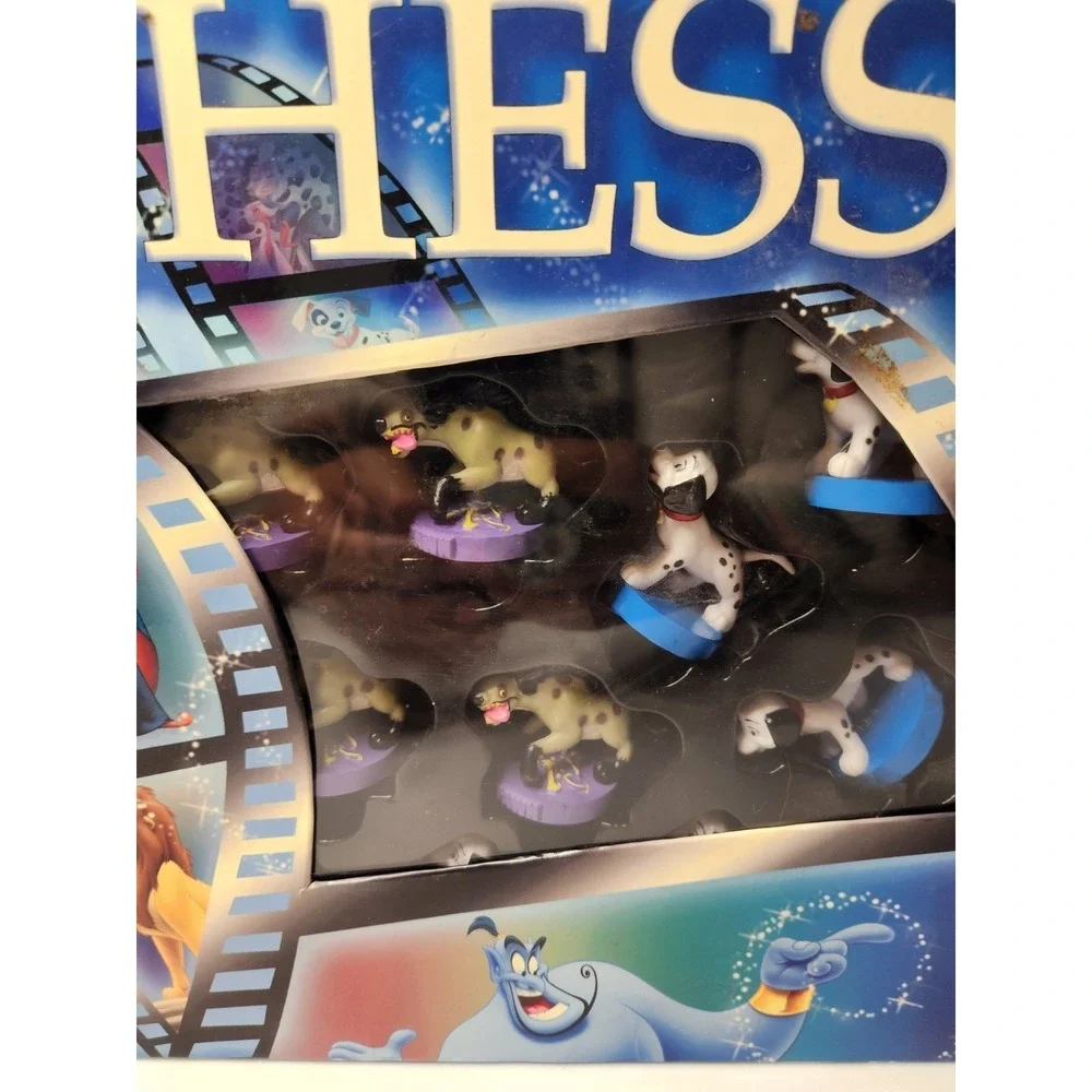 Disney Chess Set  32 Piece of Disney Characters Collectors Edition Excellent